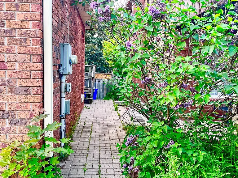 71 Trillium Cres #BASEMENT — Photo 2