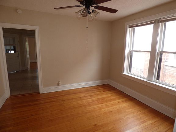 3rd image of 4954-56 Lindenwood Ave