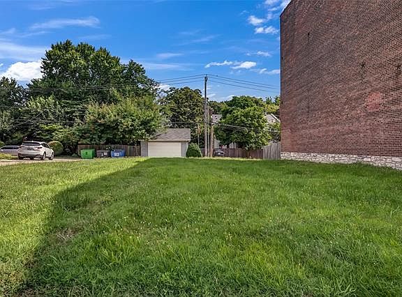 3rd image of 941 Park Ave