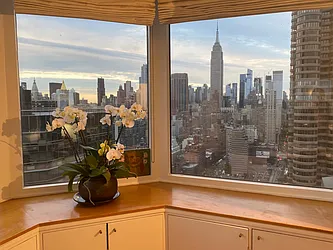 Rented by R New York