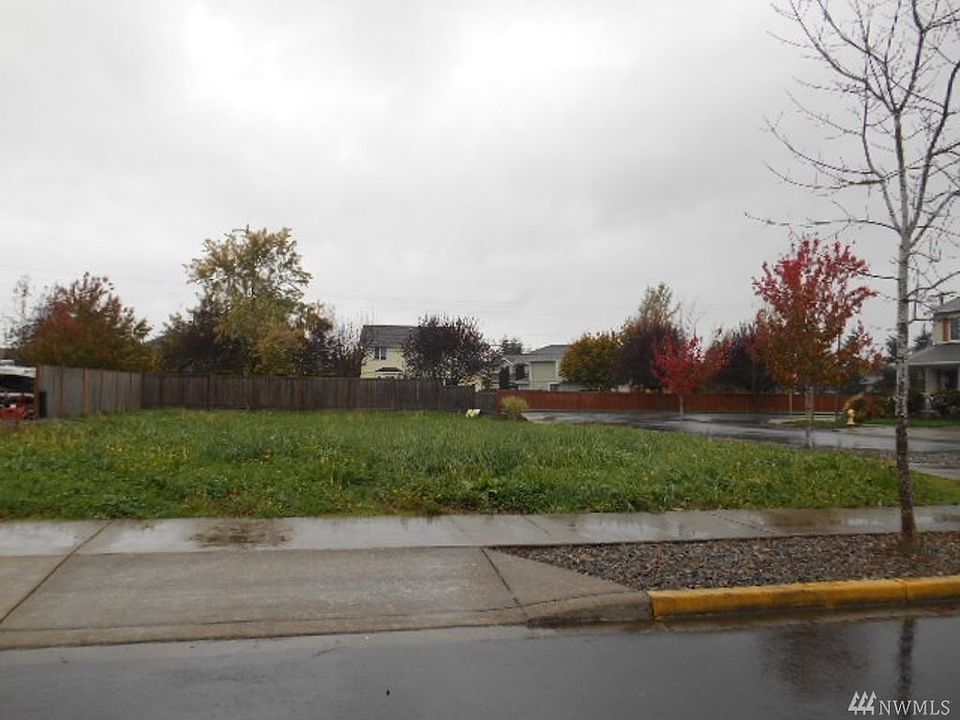 1st image of 450 Asmundson Ln N