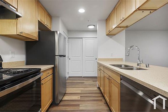 1st image of 1022 N 192nd St APT 3A