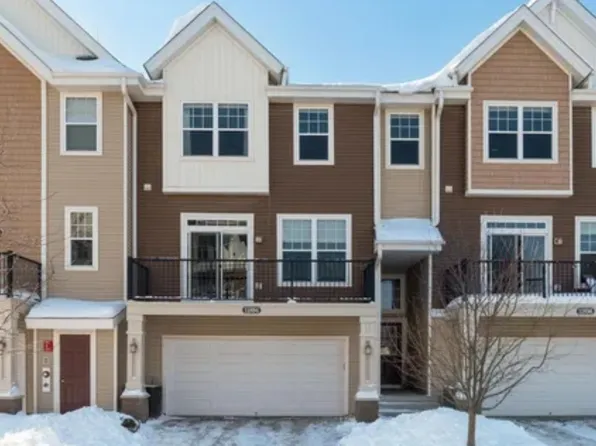 11894 Emery Village Dr N, Champlin, MN 55316