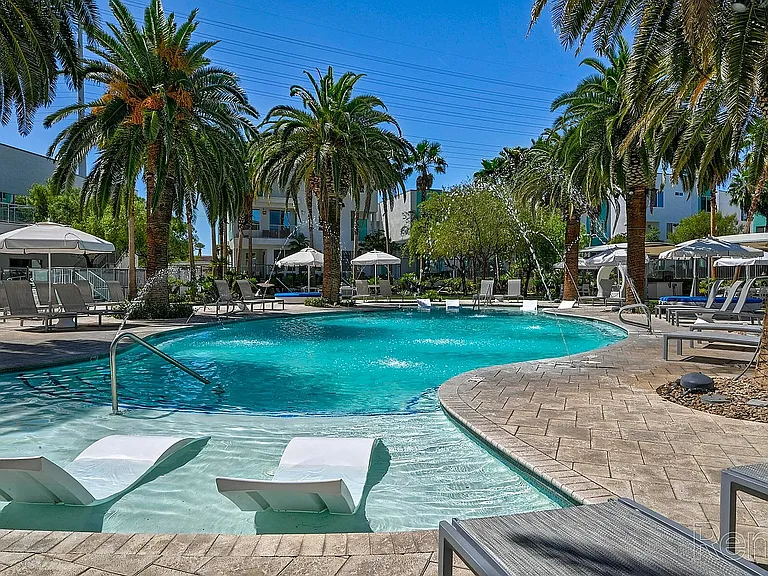 South Beach by Logan — Photo 36