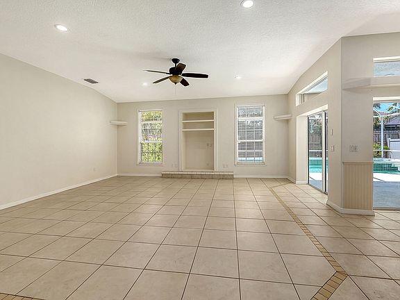 4th image of 2558 Waterview Ct