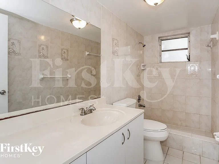 19424 NW 48th Ave — Photo 11