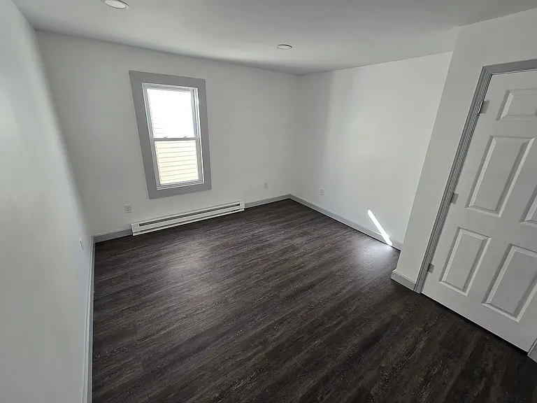 33 E Main St #D — Photo 5