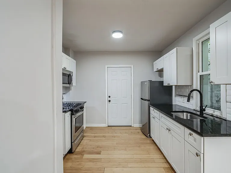 5328 Glenmore Ave — Photo 6
