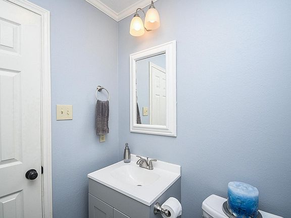 4th image of 3814 Saint Michaels Ct