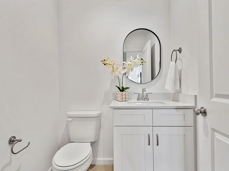 Now offering One & Half Month Free Rent *Advertised Rate is Reflective of Special Offer!* — Photo 45