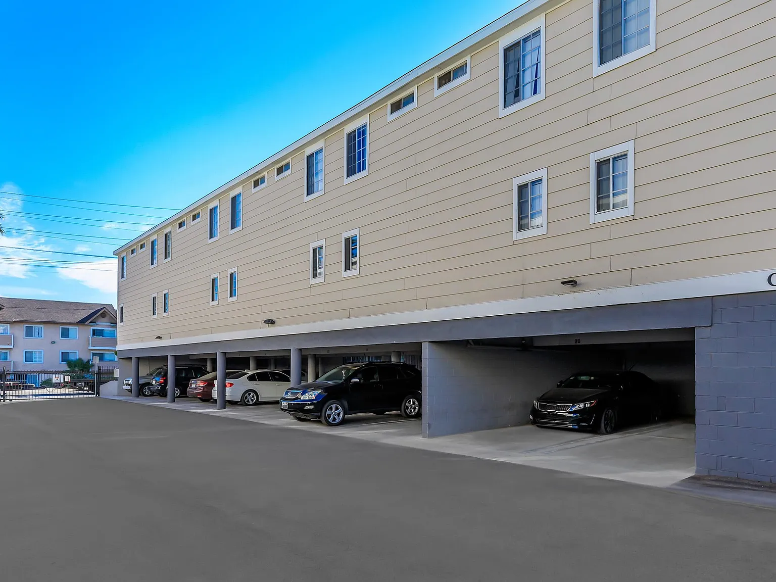 Lake Balboa Townhomes — Photo 3