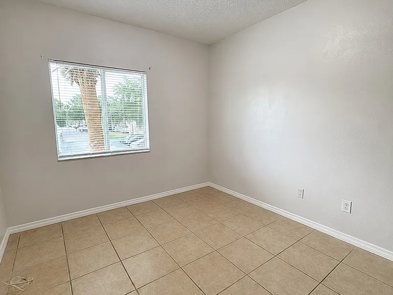 527 Villa Del Sol Cir #205 — Photo 9