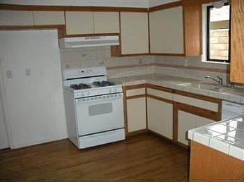 3rd image of 4000 Heather Hill Way