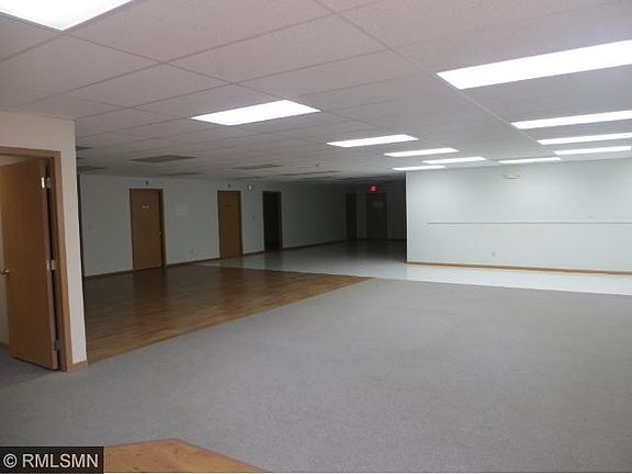 3rd image of 105 4th Ave NW
