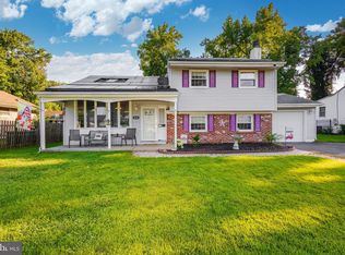 233 Cherry Ave, Woodbury Heights, NJ 08097