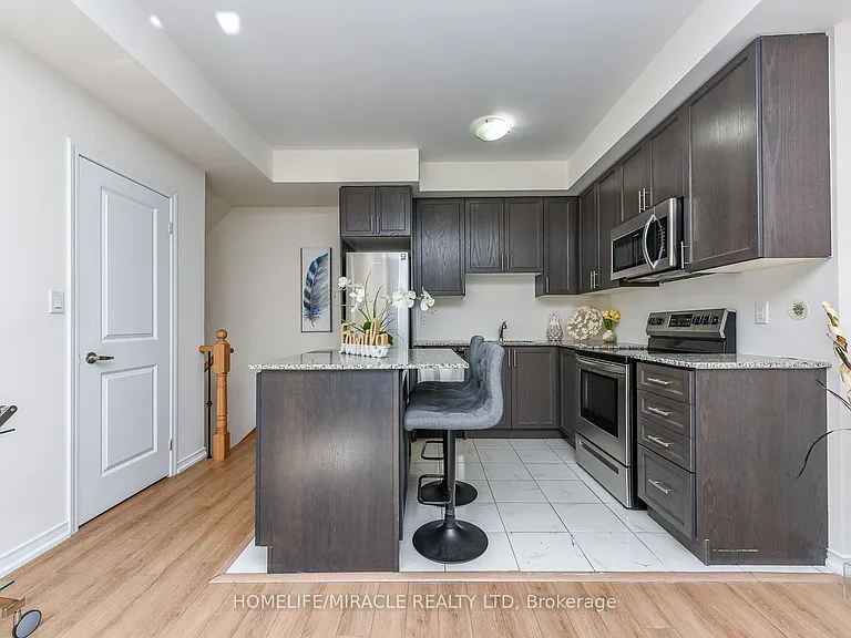 32 Fieldway Rd #122 — Photo 16