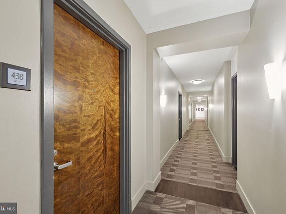 4th image of 1800 Wilson Blvd Unit 438