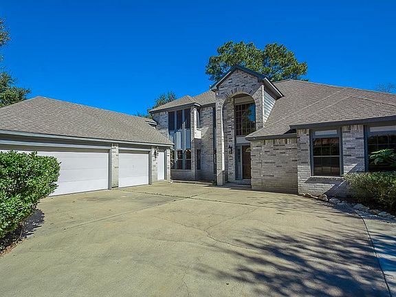 2nd image of 2910 E Elm Cir