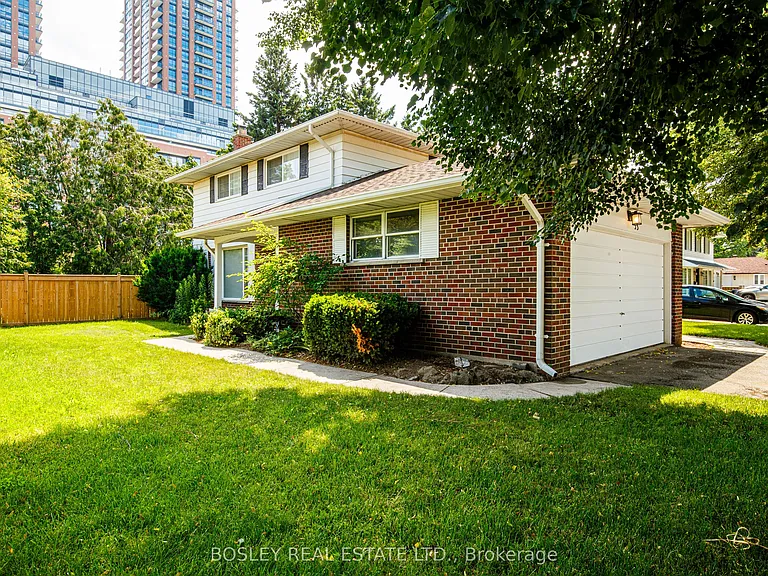 33 Forestbrook Cres — Photo 7