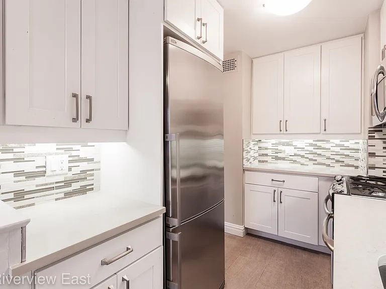251 E 32nd St #3E — Photo 7
