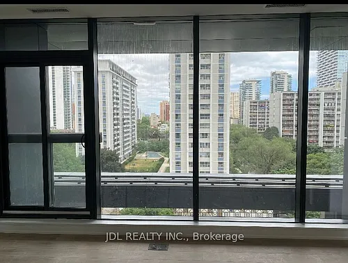 501 Yonge St #702 Photo 1