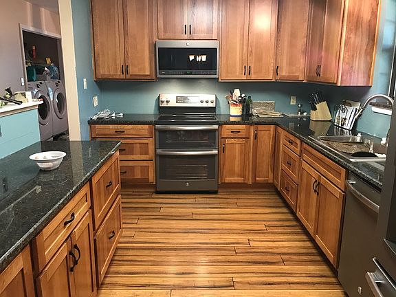 4th image of 1102 Drewry Ln