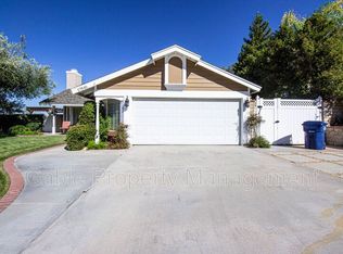 27845 Carnegie Ave, Santa Clarita, CA 91350