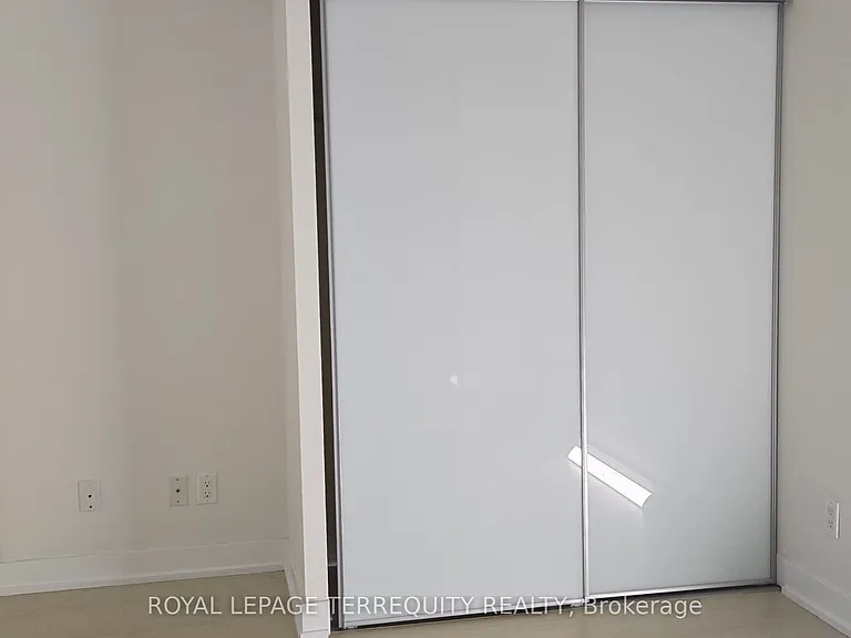 20 Gladstone Ave #502 — Photo 12