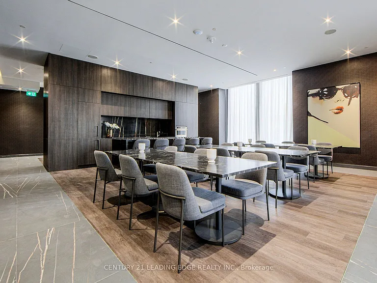 11 Yorkville Ave #3906 — Photo 33