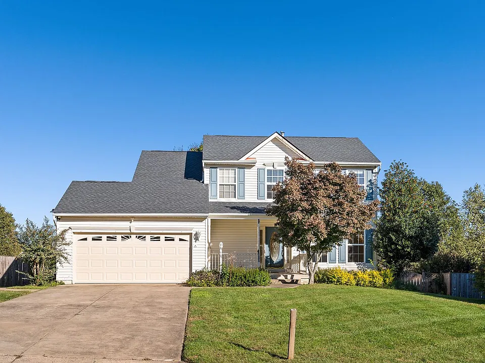 13835 Rosewood Dr