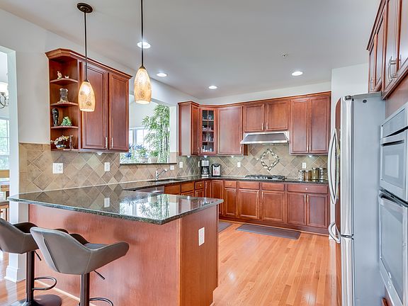 Plenty of cabinets