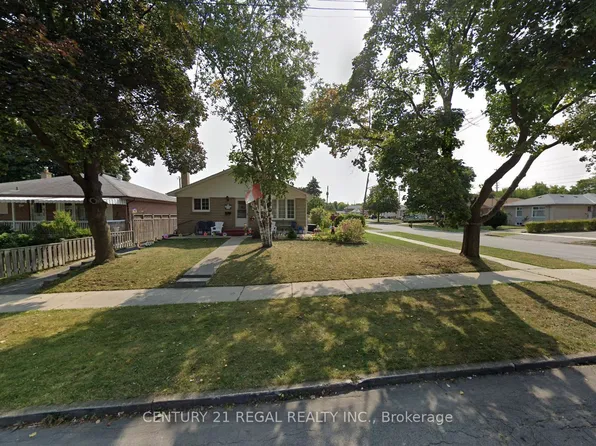 9 Guiness Ave, Toronto, ON M9W 3L1