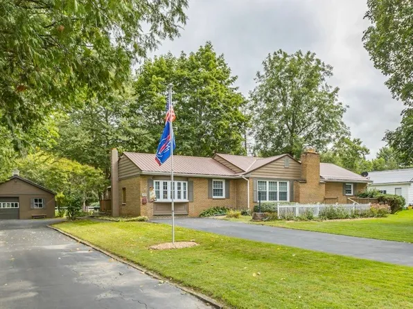 50 River St, Avon, NY 14414
