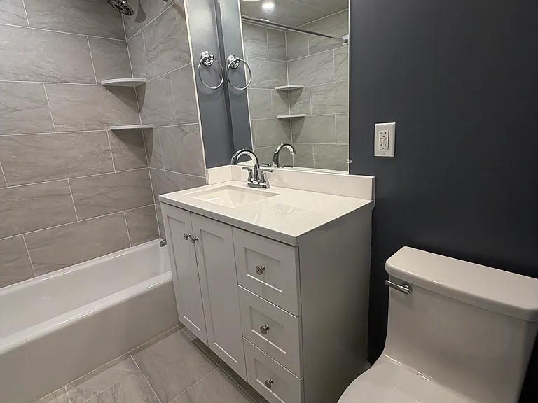 92 Granville Ave #1 — Photo 4