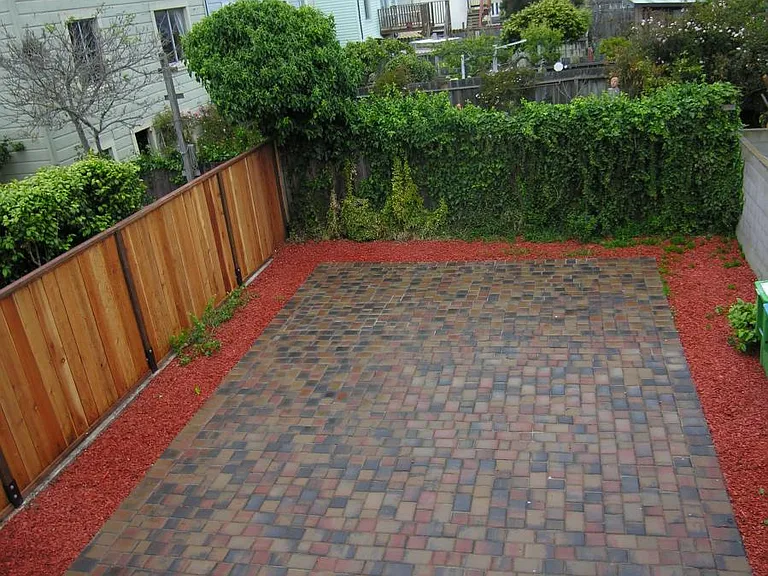 825 Geneva Ave — Photo 9