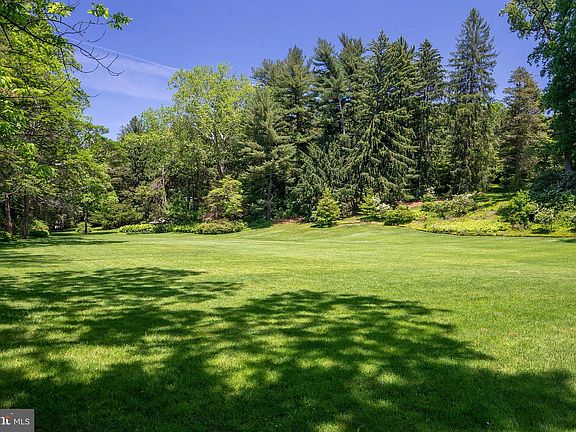 3rd image of 26 Old Gulph Rd