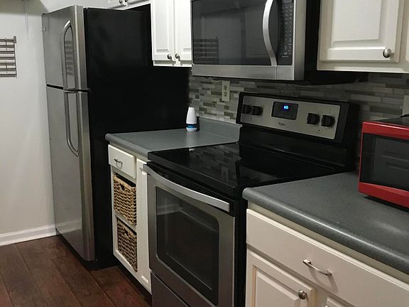4th image of 3505 Lodge Ln APT 311