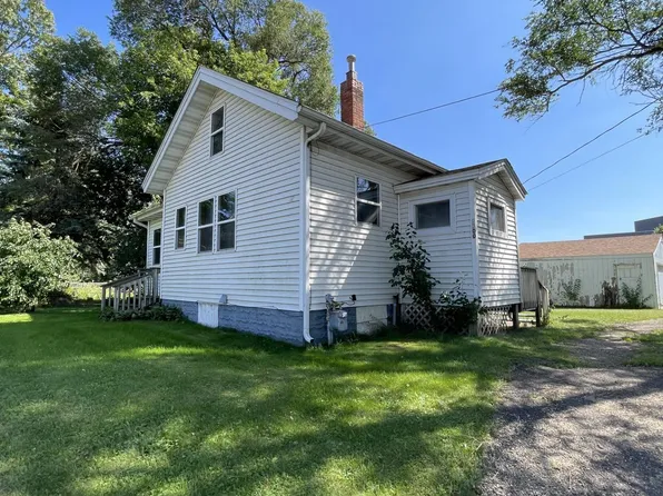 2300 Stillwater Rd E, Maplewood, MN 55119