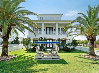 2 Chapel Hl, Bay Saint Louis, MS 39520