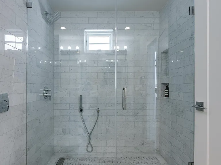 1025 W Balboa Blvd — Photo 27