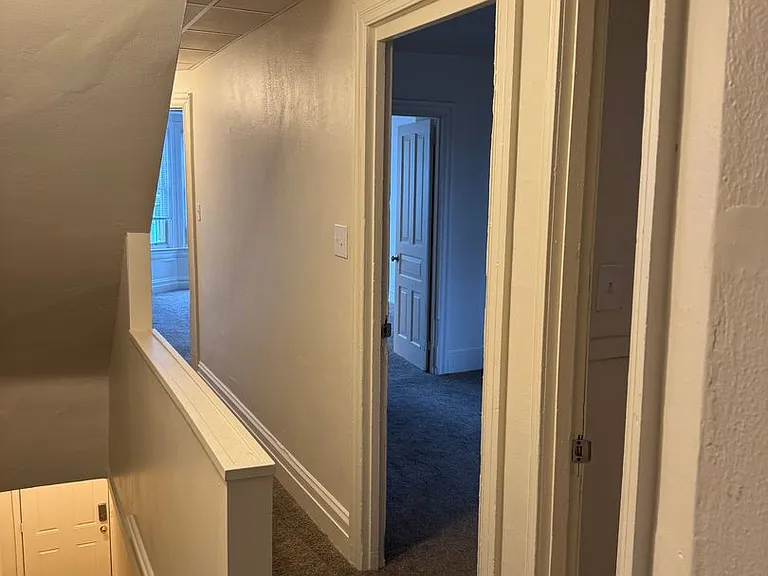 1559 W King St — Photo 19