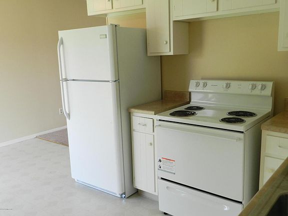 4th image of 9631 Scarborough Ave