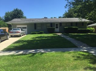 935 Scott Dr, Elgin, IL 60123