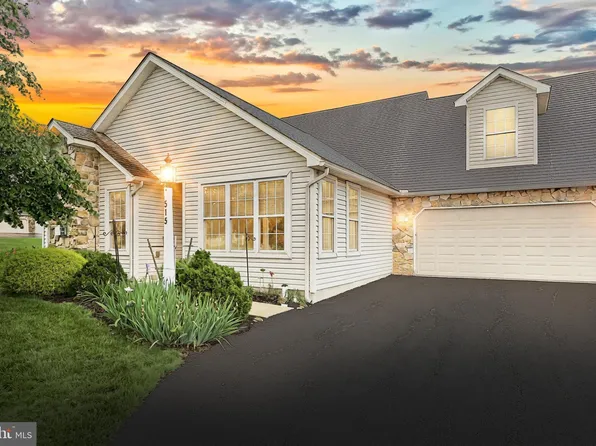 515 Mahopac Dr, Red Lion, PA 17356
