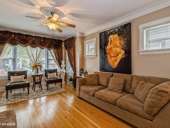 2nd image of 3654 N Newcastle Ave