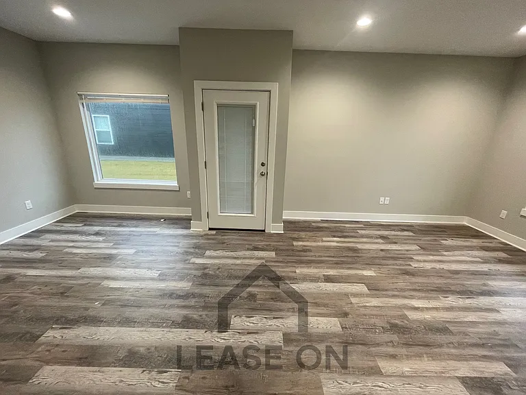 16285 W Ike Ct — Photo 10