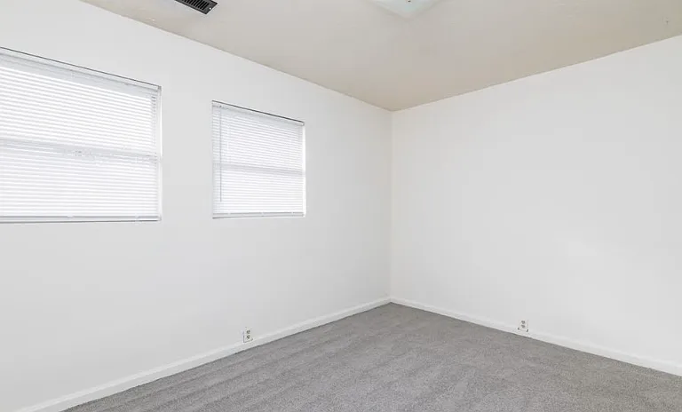 330-332 Highland Dr — Photo 18