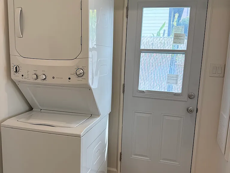 708 N Benton Way — Photo 10