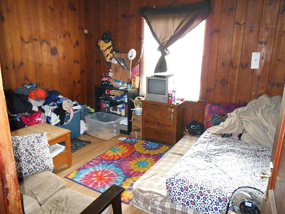 2nd image of 1010 Welborn Ave