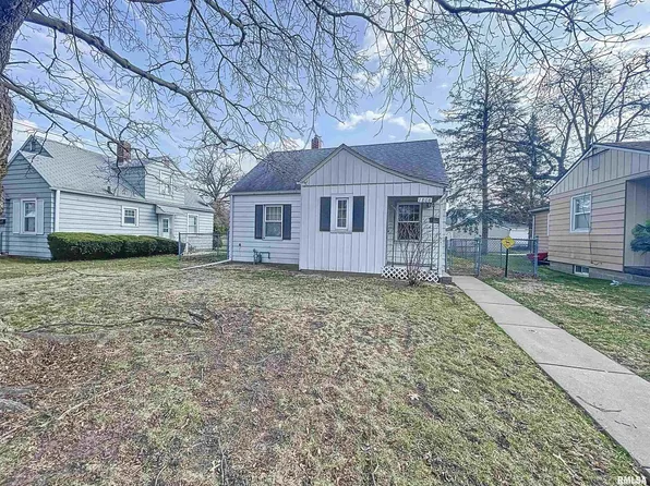 1808 33rd St, Moline, IL 61265
